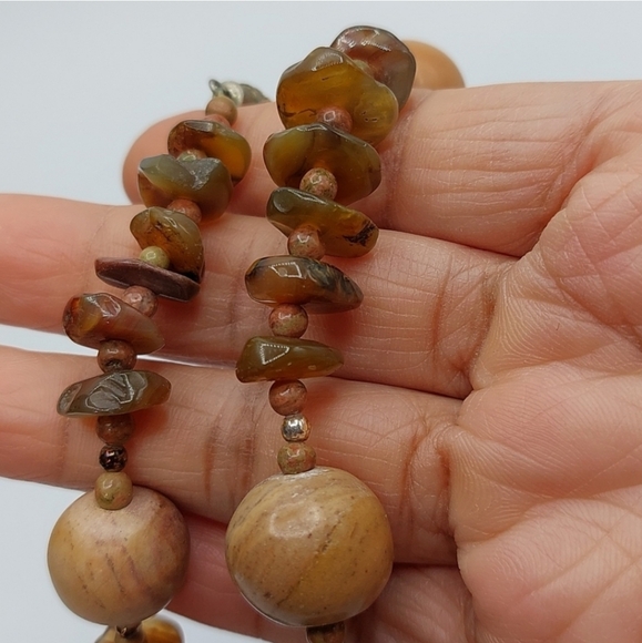 Tumbled Stones Agate Beads Station Necklace 28" Long - Picture 3 of 6